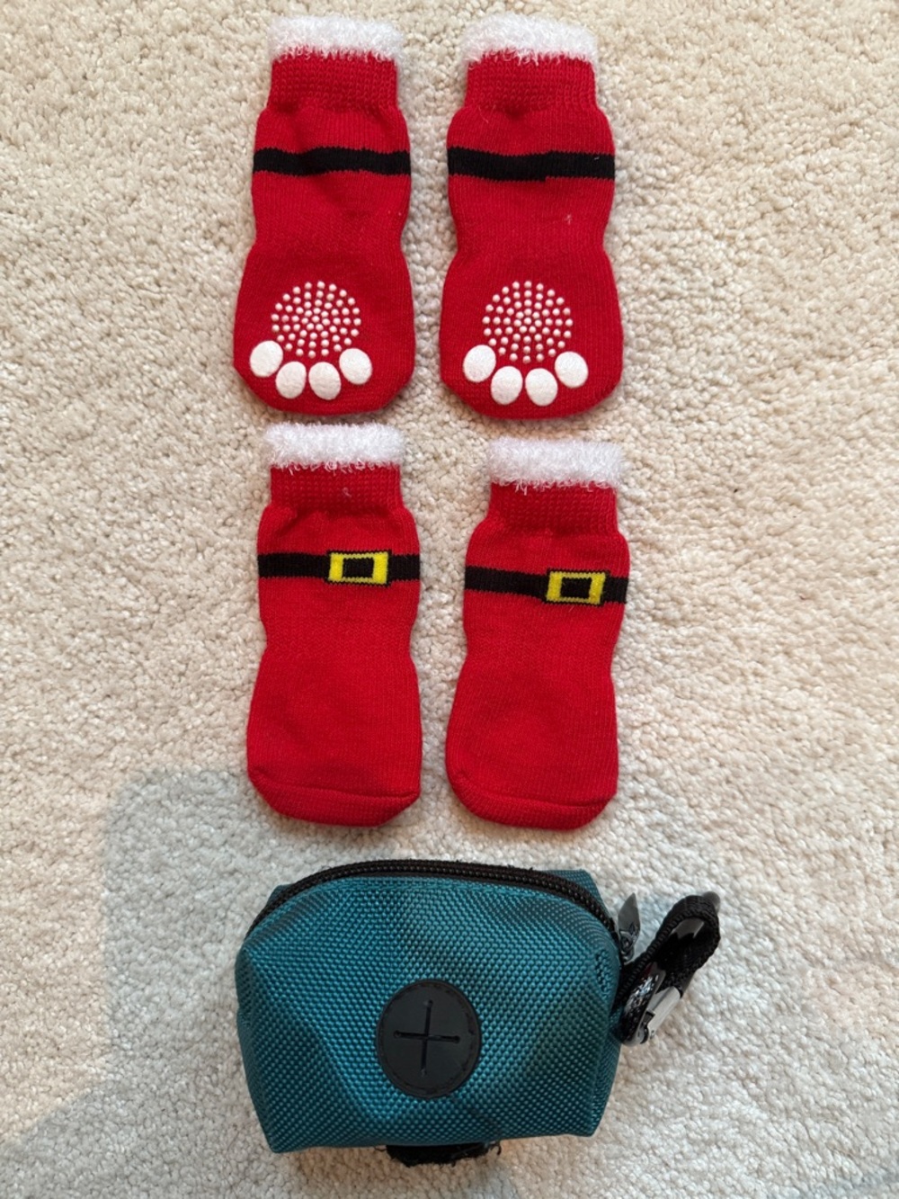 Bundle of Dog Socks (4-Pack) + Poop💩 Bag Pouch